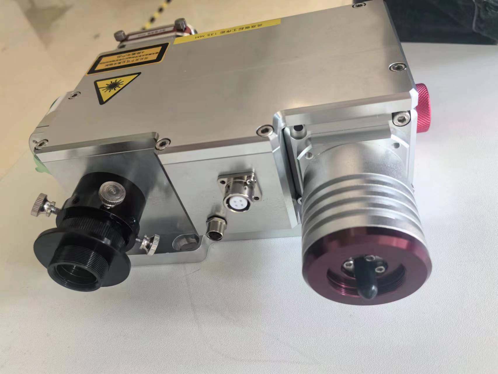 ������˿����