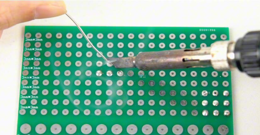 ���⺸���봫ͳ�����Ա�